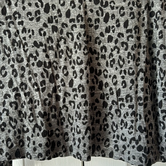Rails Sami 100% linen charcoal leopard print long-sleeve v-neck top sz large - Picture 9 of 14